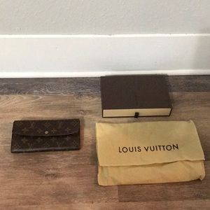 Authentic Louis Vuitton monogram wallet w/box